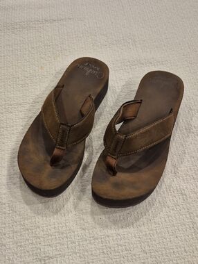 Women's Brown Leather Flip Flop Sandals